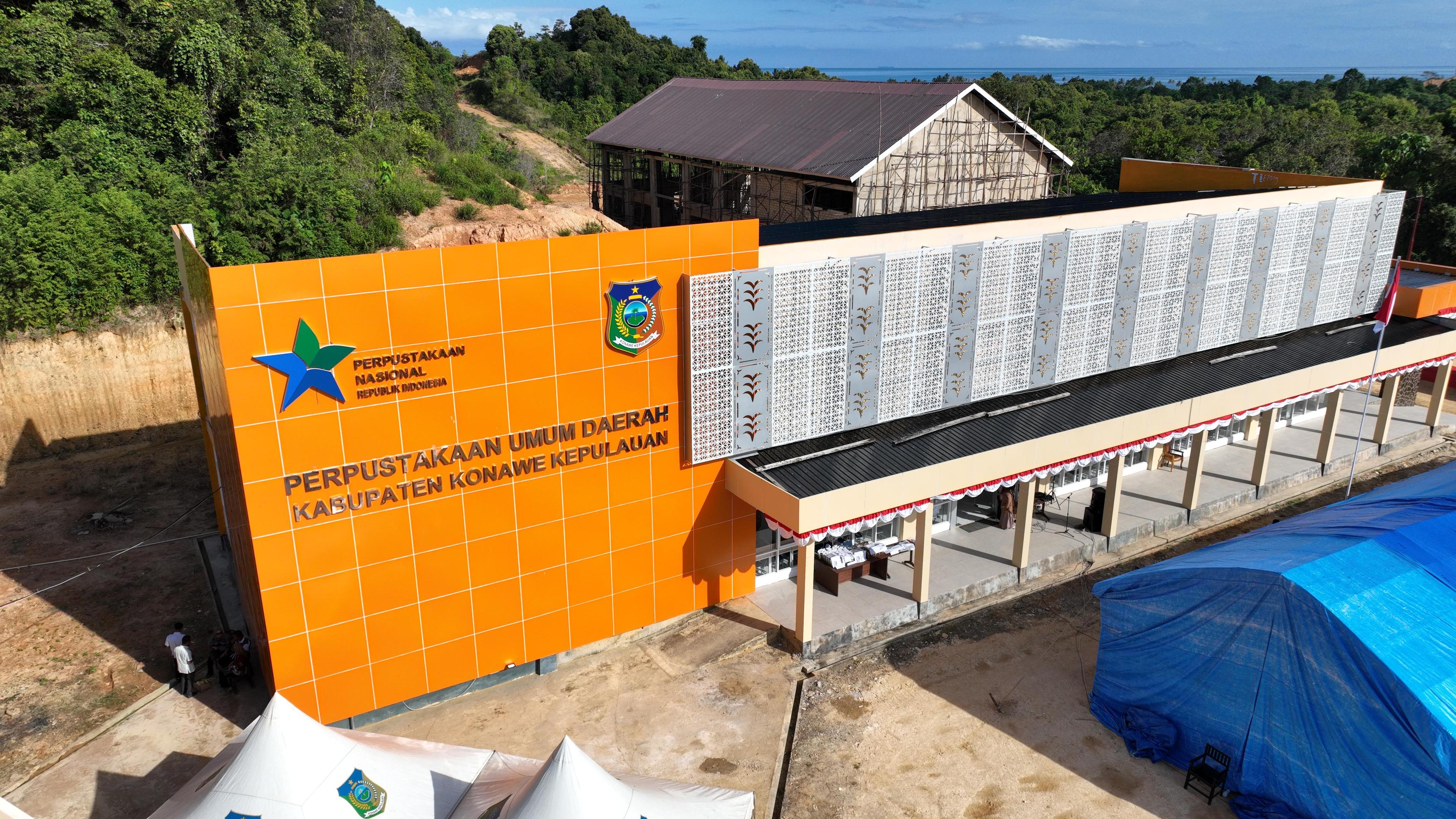 Resmikan Perpustakaan Kabupaten Konawe Kepulauan, Sestama: Melebihi Ekspektasi   